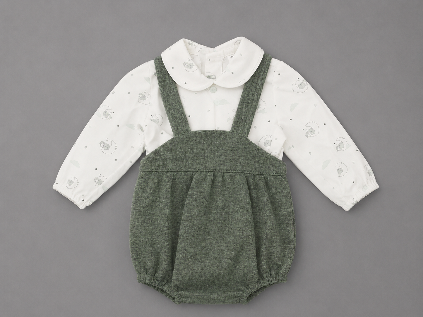 Conjunto Bebé Peto Verde con Blusa Estampada