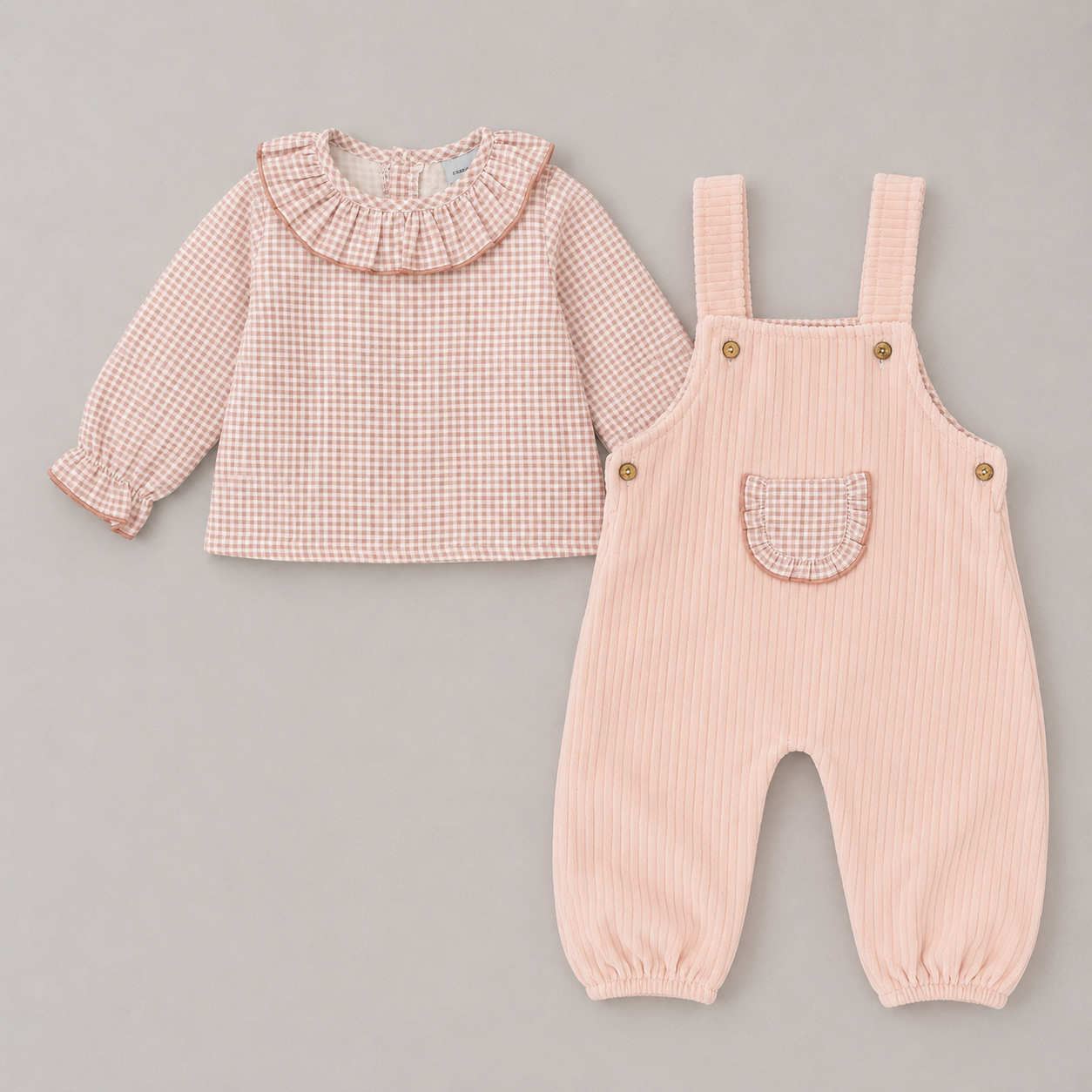 Conjunto bebé niña blusa cuadros vichy rosa con volantes y peto de pana rosa