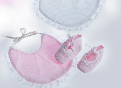 Zapatitos rosas con lazo