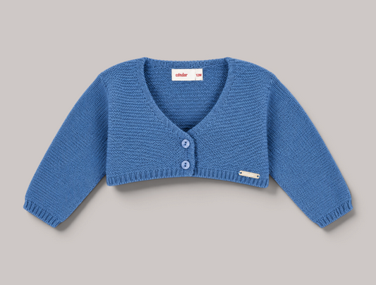 Chaqueta de lana azul para bebé de NAVIA, punto suave con cierre de dos botones y detalle de placa metálica
