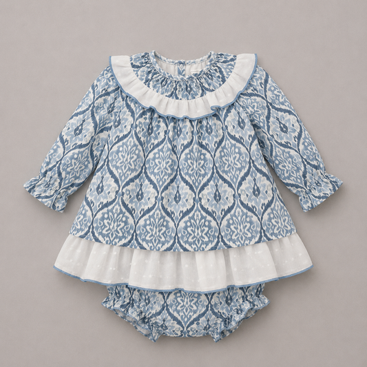 Conjunto bebé niña vestido ikat azul cuello volante blanco braguita