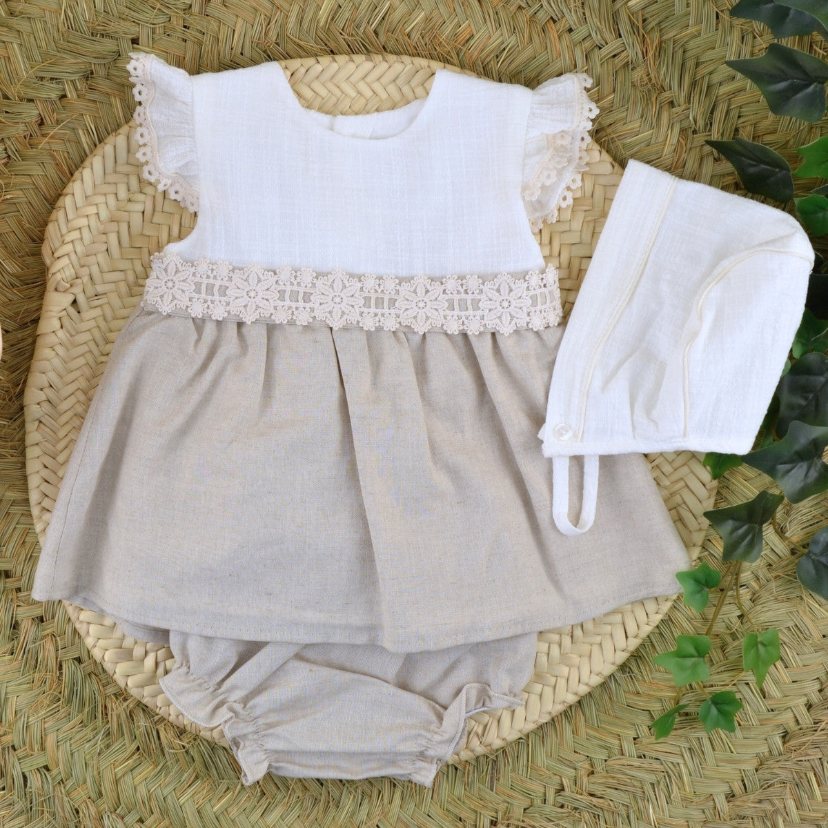 Conjunto Bebé Chambrita, Braguita y Capota