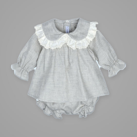 Jesusito Tui Gris con Cuello de Puntilla CALAMARO